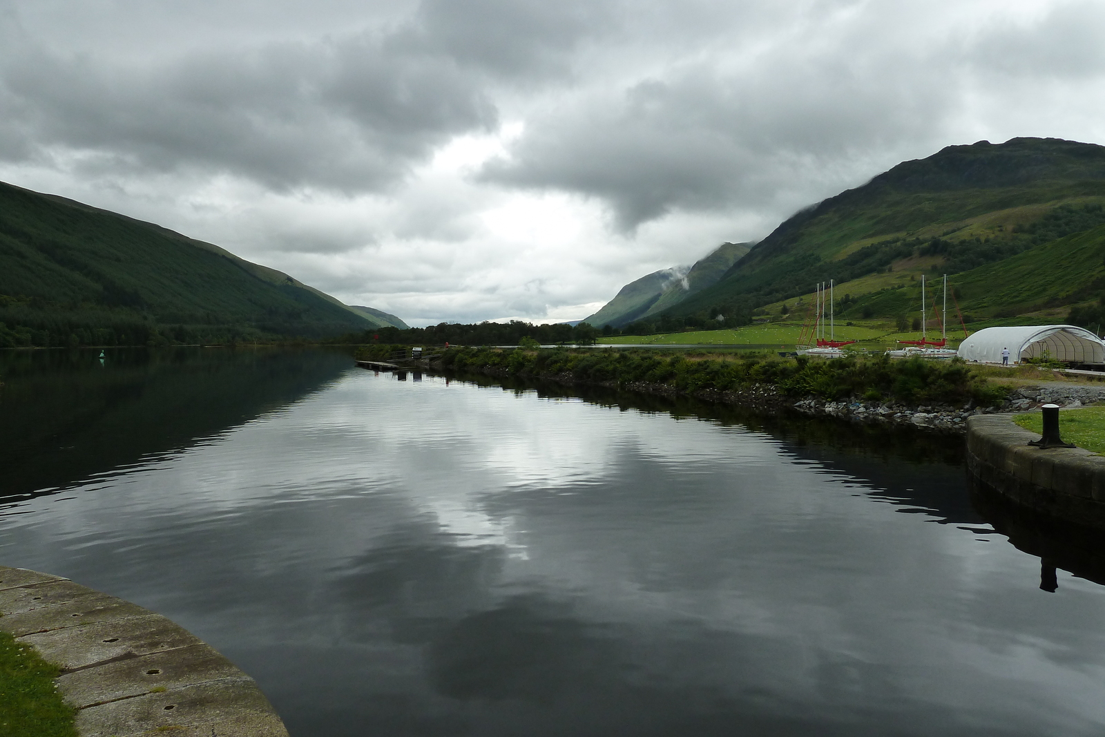 รูปถ่าย อังกฤษ(United Kingdom) สกอตแลนด์(Scotland) ถนนจากทะเลสาบลอคลากันไปทะเลสาบล็อกเนสส์(Loch Laggan to Loch Ness road) 2011-07 21