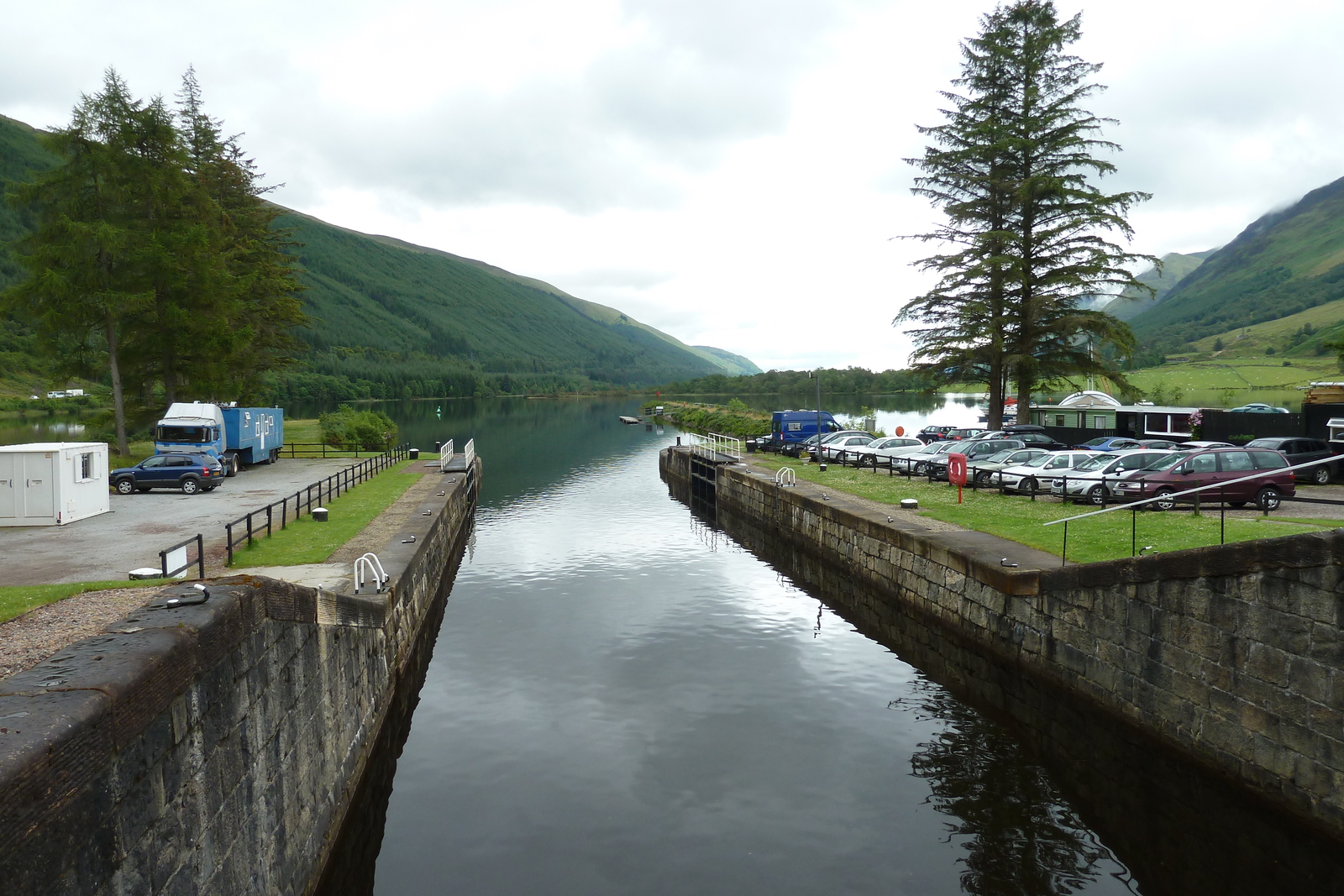 รูปถ่าย อังกฤษ(United Kingdom) สกอตแลนด์(Scotland) ถนนจากทะเลสาบลอคลากันไปทะเลสาบล็อกเนสส์(Loch Laggan to Loch Ness road) 2011-07 22