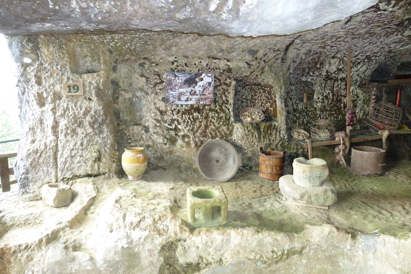 รูปถ่าย ฝรั่งเศส(France) ลาร็อกแซ็งคริสตอฟ(La Roque St Christophe) 2010-08 31