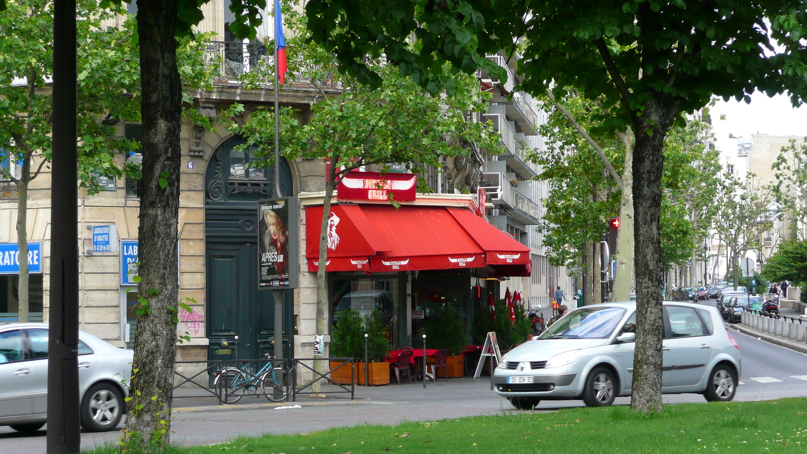 รูปถ่าย ฝรั่งเศส(France) ปารีส(Paris) คุ้มที่ 17 (17th Arrondissement) จัตุรัสแปแรร์(Place Pereire) 2007-05 0