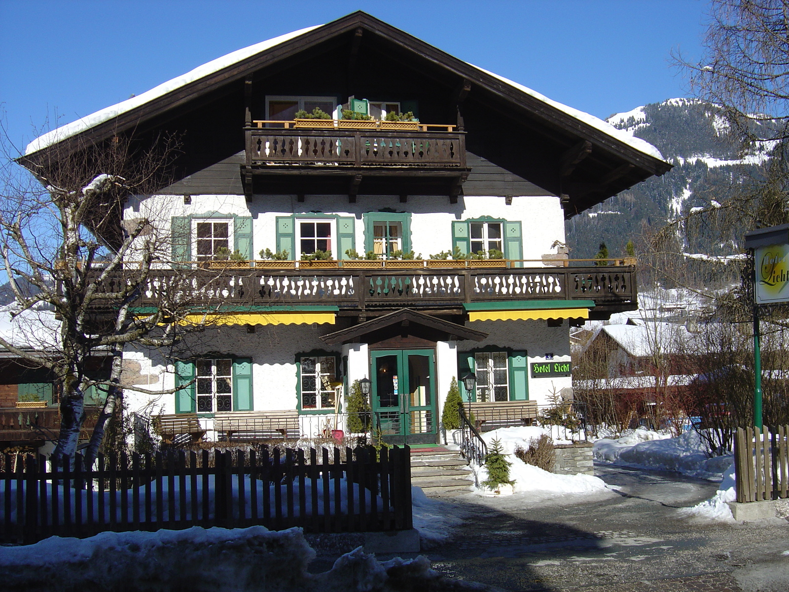 รูปถ่าย ออสเตรีย(Austria) คิทซ์บูเฮล(Kitzbuhel) 2005-03 62