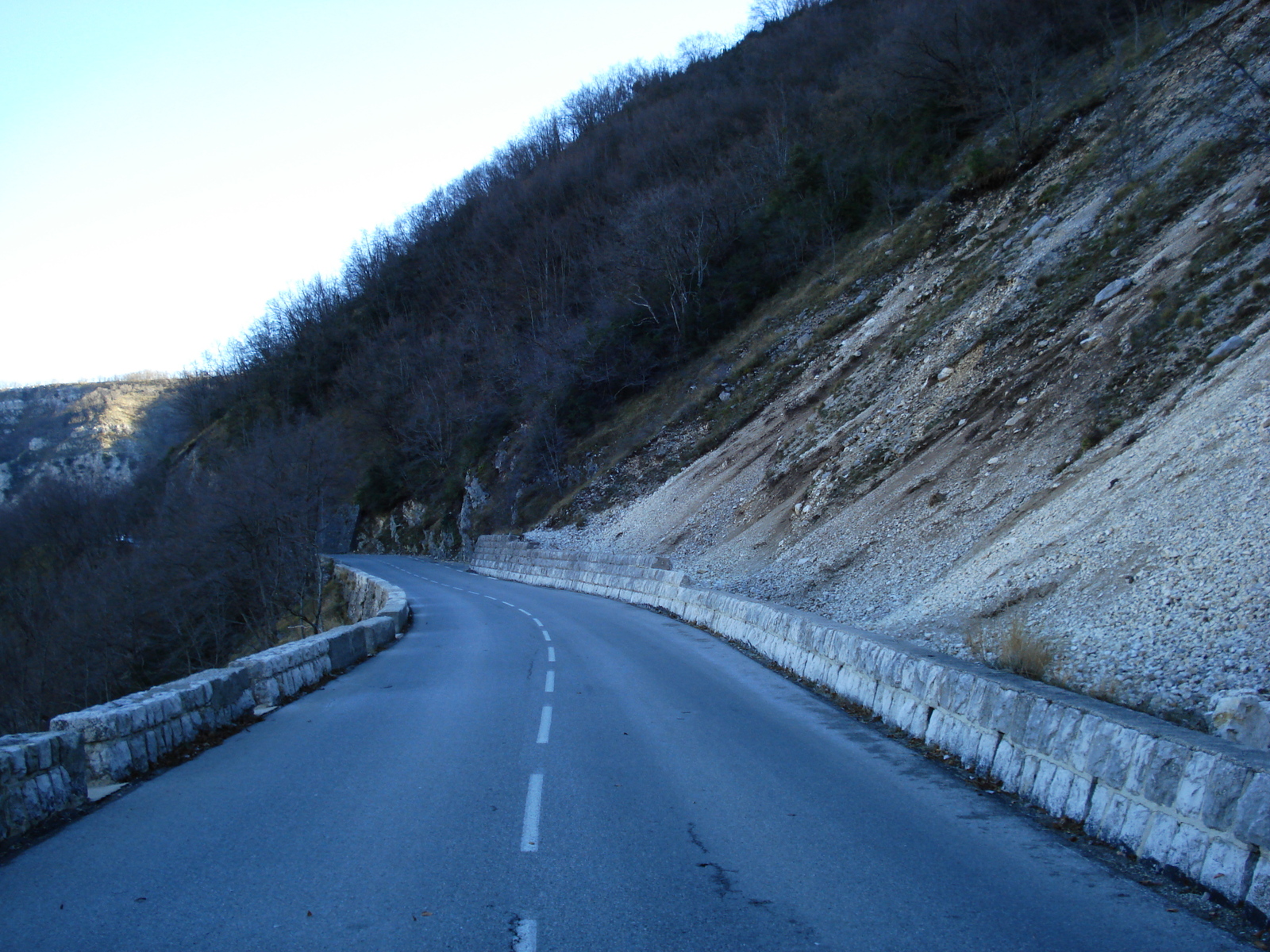 รูปถ่าย ฝรั่งเศส(France) เฟรนช์ริวิเอรา(French Riviera) ถนนจากว็องส์ไปกูร์เซอกูล(Vence to Coursegoule road) 2007-01 19