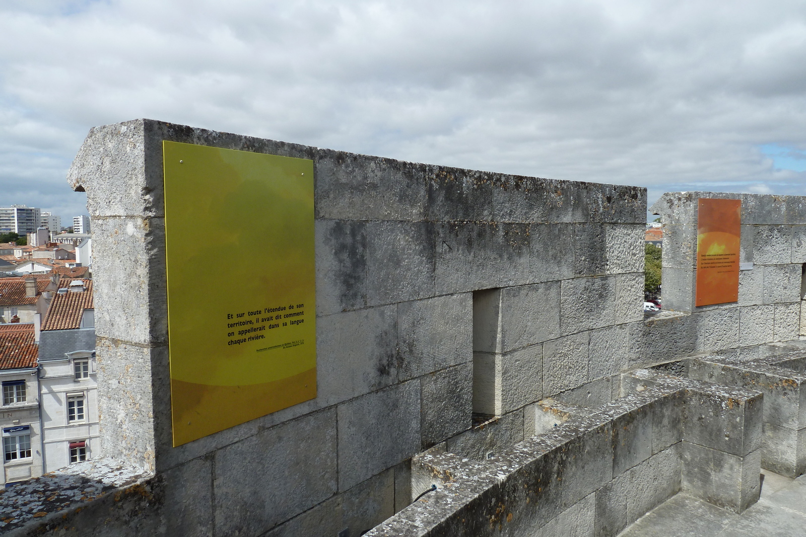 รูปถ่าย ฝรั่งเศส(France) ลาโรแชล(La Rochelle) หอโซ่(Chain Tower) 2010-08 12