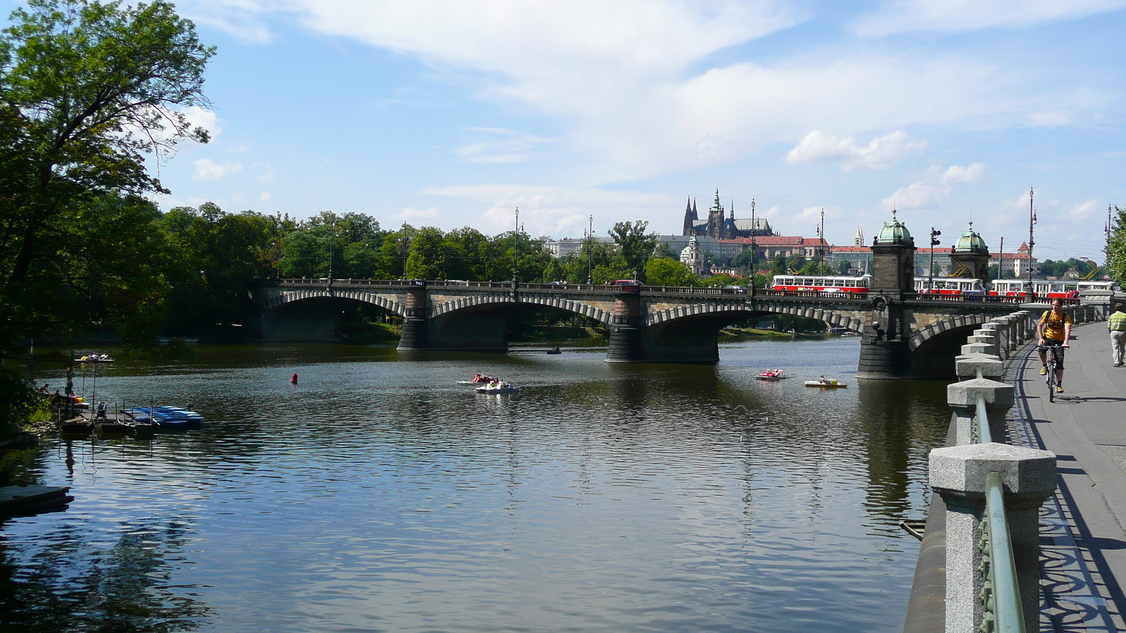 รูปถ่าย สาธารณรัฐเช็ก(Czech Republic) ปราก(Prague) สวนโซฟีน(Zofin Garden) 2007-07 19