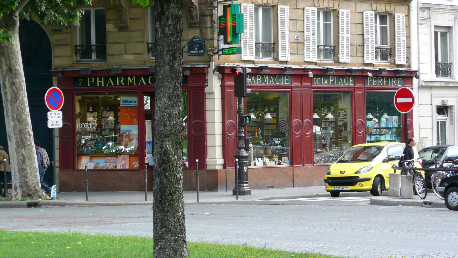 รูปถ่าย ฝรั่งเศส(France) ปารีส(Paris) คุ้มที่ 17 (17th Arrondissement) จัตุรัสแปแรร์(Place Pereire) 2007-05 32