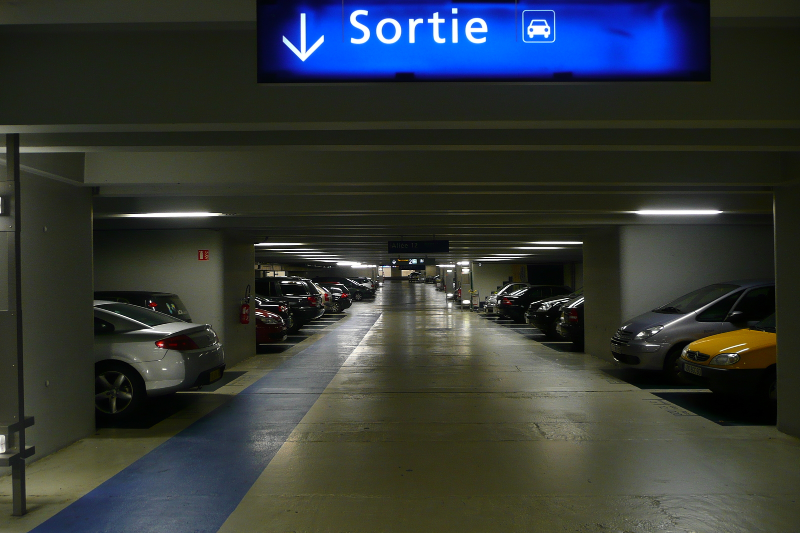 รูปถ่าย ฝรั่งเศส(France) ท่าอากาศยานปารีส-ชาร์ล-เดอ-โกล(Paris Charles de Gaulle Airport) 2007-11 27