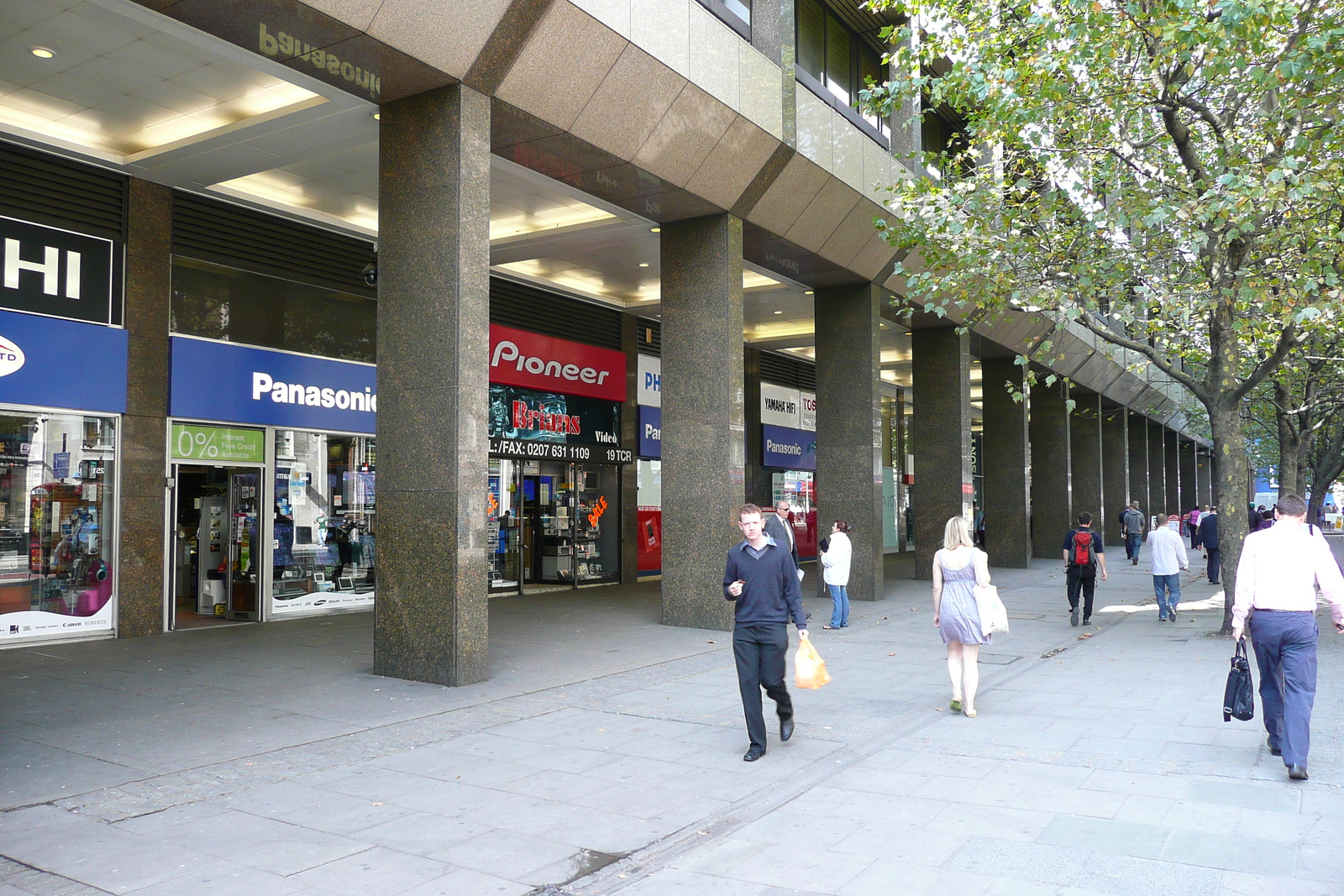 รูปถ่าย อังกฤษ(United Kingdom) ลอนดอน(London) ถนนท็อตแนมคอร์ต(Tottenham Court Road) 2007-09 38