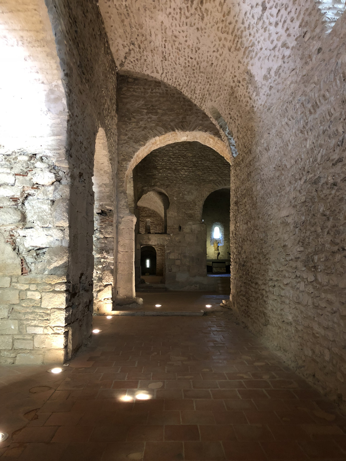 รูปถ่าย ฝรั่งเศส(France) แอบบีแซ็งมีแชลเดอกุกซา(Abbaye Saint-Michel de Cuxa) 2018-04 21