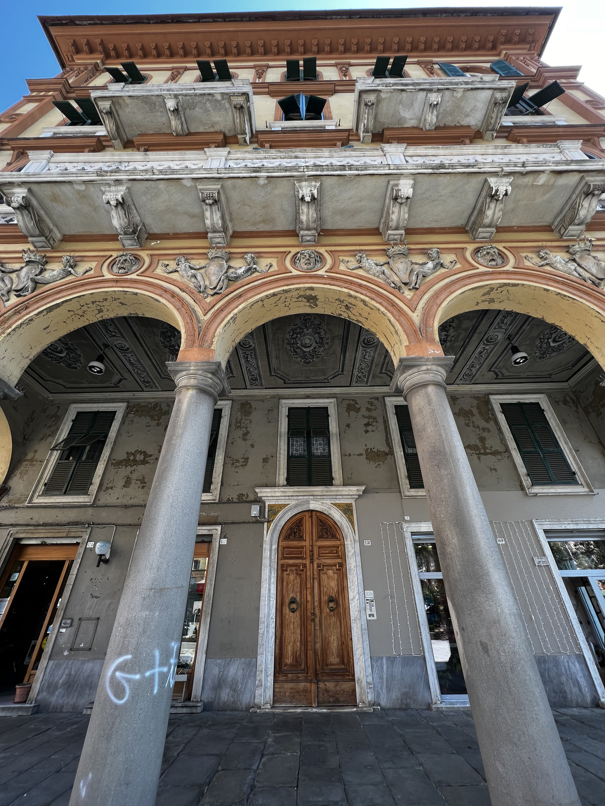 รูปถ่าย อิตาลี(Italy) ลีวอร์โน(Livorno) 2022-05 10