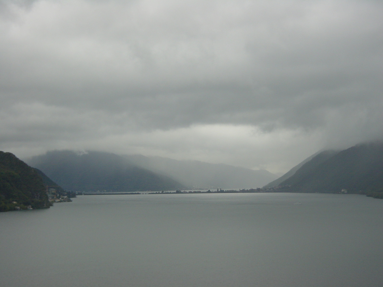 รูปถ่าย สวิสเซอร์แลนด์(Switzerland) ลูกาโน(Lugano) 2001-10 24