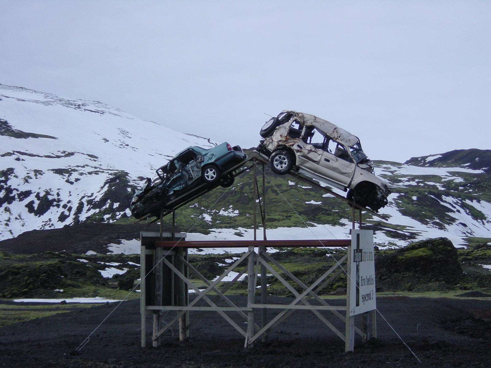 รูปถ่าย ไอซ์แลนด์(Iceland) ถนนหมายเลข 39 ไปเรคยาวิก(Road 39 to Reykjavik) 2003-03 5