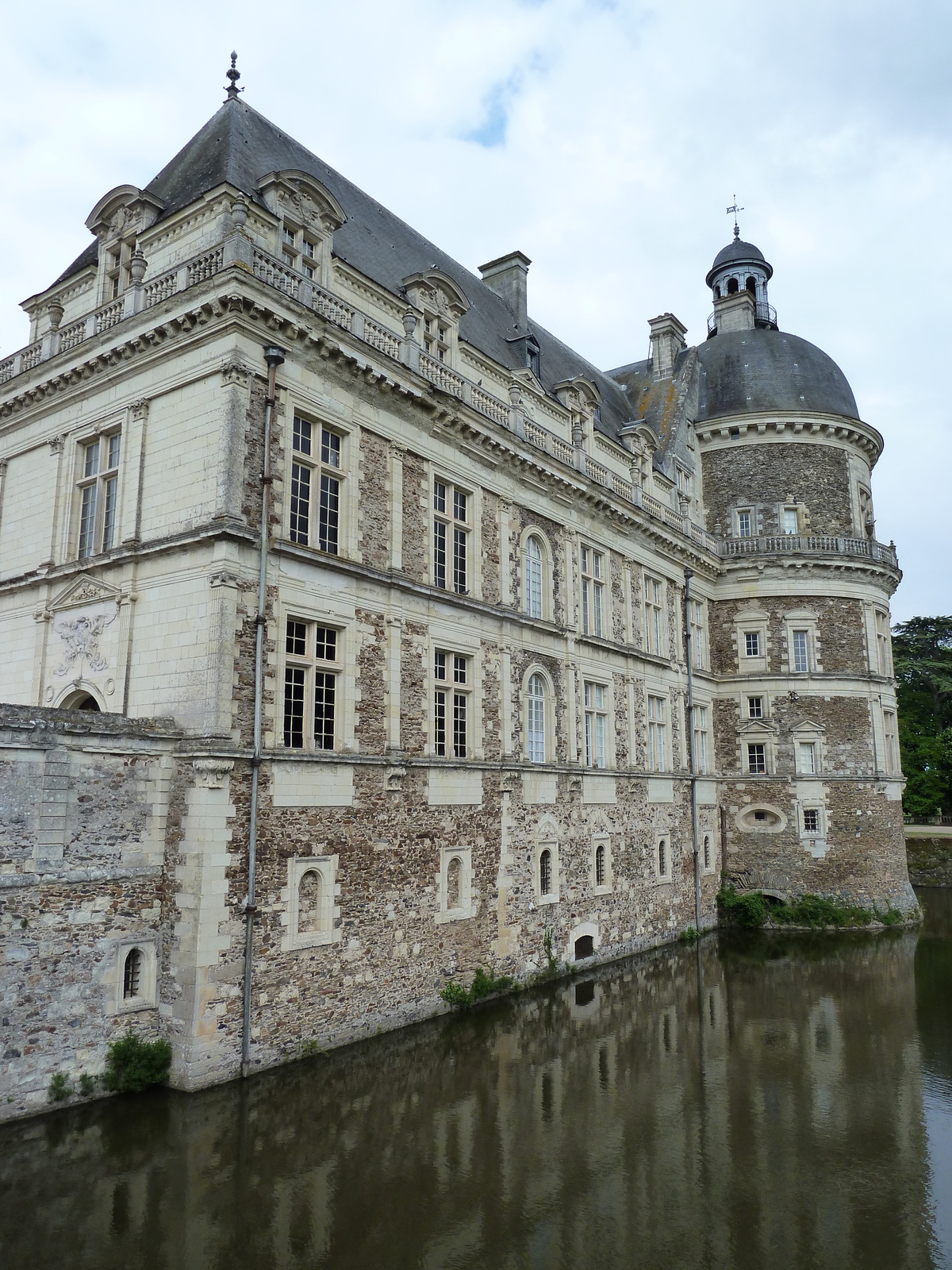 รูปถ่าย ฝรั่งเศส(France) ปราสาทแซร็อง(Serrant castle) 2010-04 1