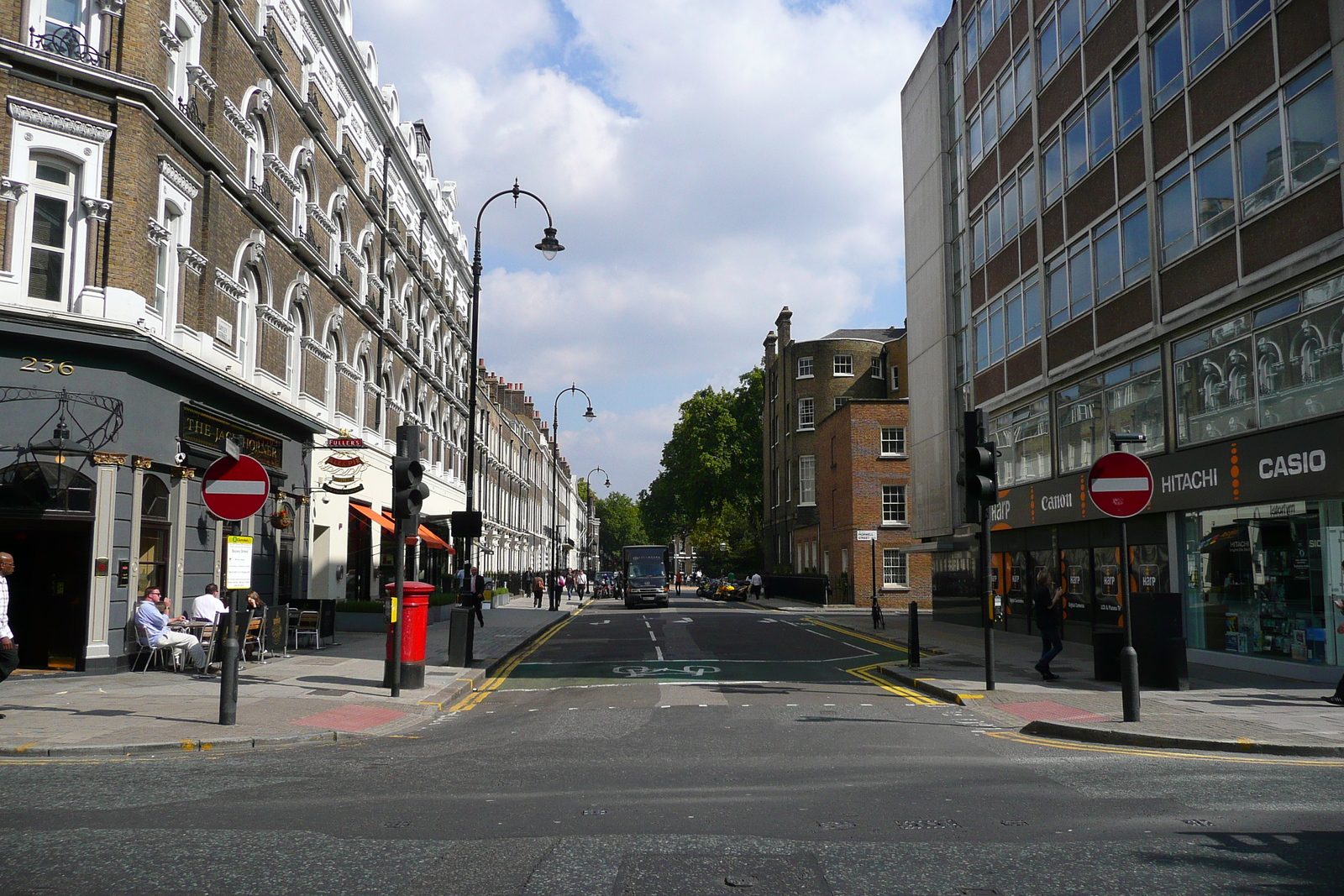 รูปถ่าย อังกฤษ(United Kingdom) ลอนดอน(London) ถนนท็อตแนมคอร์ต(Tottenham Court Road) 2007-09 33