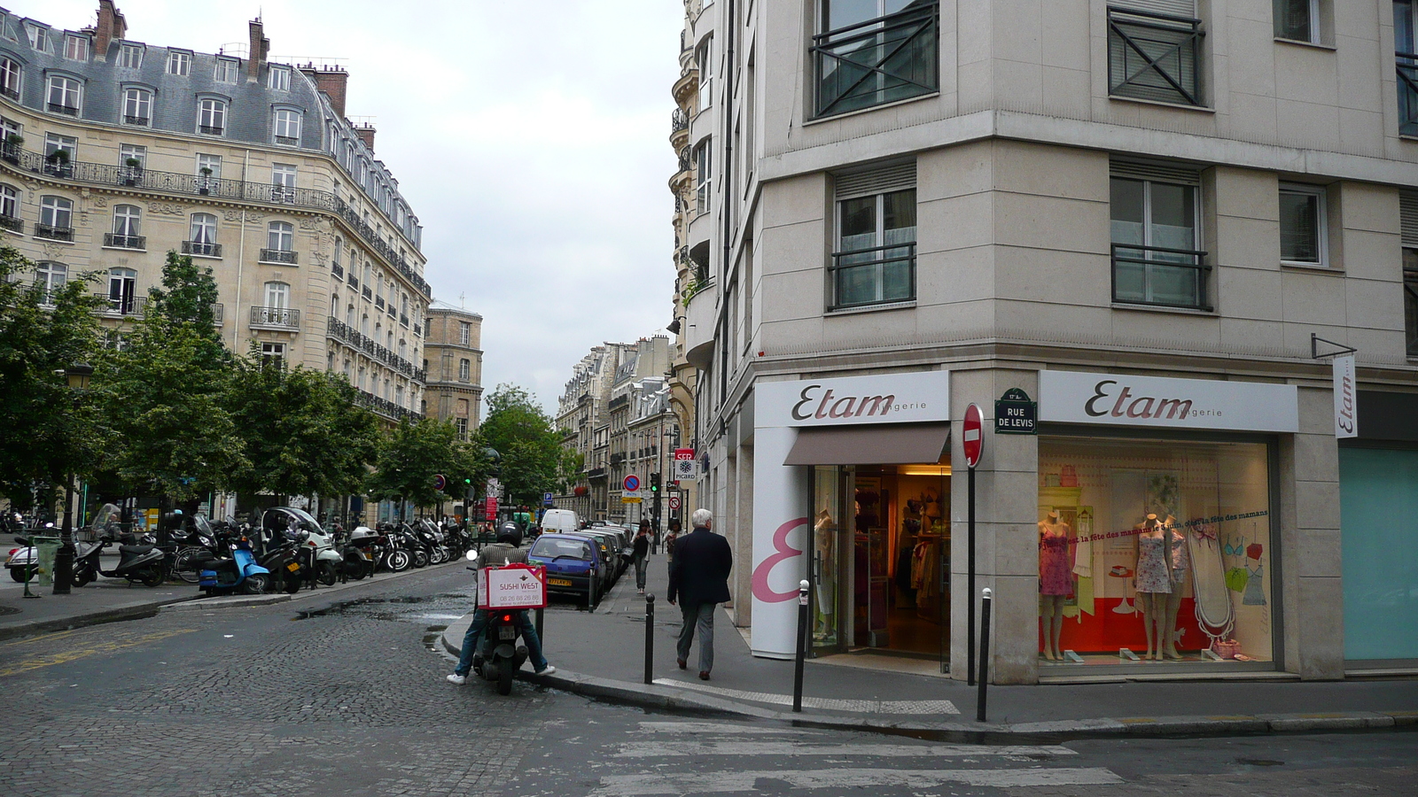 รูปถ่าย ฝรั่งเศส(France) ปารีส(Paris) คุ้มที่ 17 (17th Arrondissement) ถนนเลวี(Rue Levis) 2007-05 33