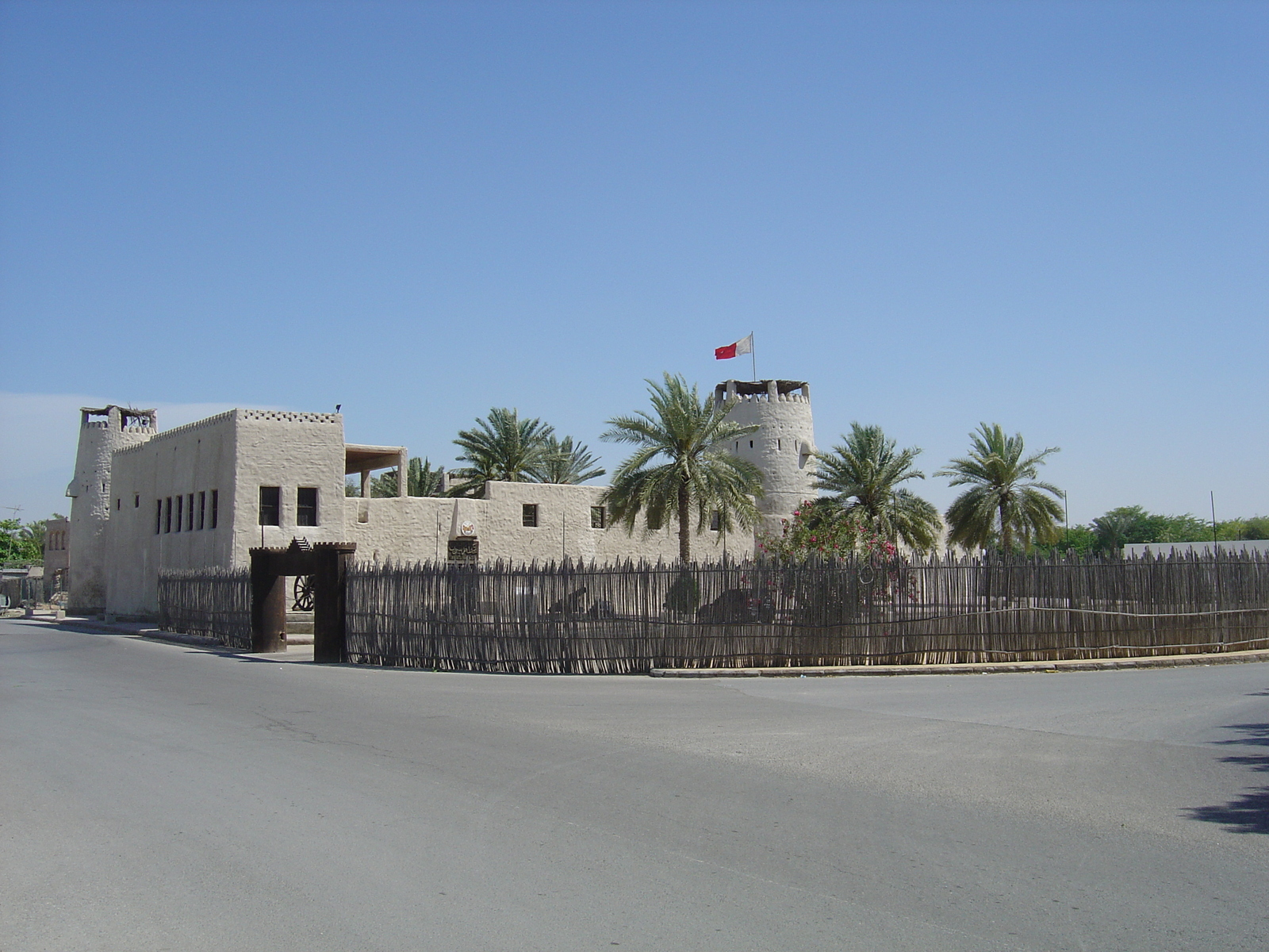 รูปถ่าย สหรัฐอาหรับเอมิเรตส์(United Arab Emirates) อุมม์อัลก็อยวัยน์(Umm al Quwain) 2005-03 2