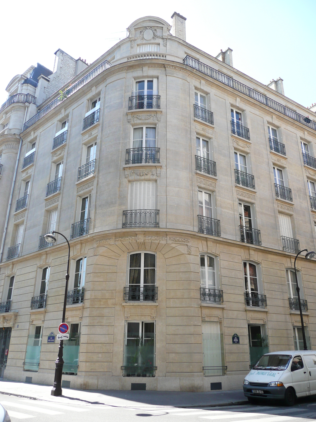 รูปถ่าย ฝรั่งเศส(France) ปารีส(Paris) คุ้มที่ 16(16th Arrondissement) ถนนอัลเบริก-มาญาร์(Rue Alberic Magnard) 2007-08 24