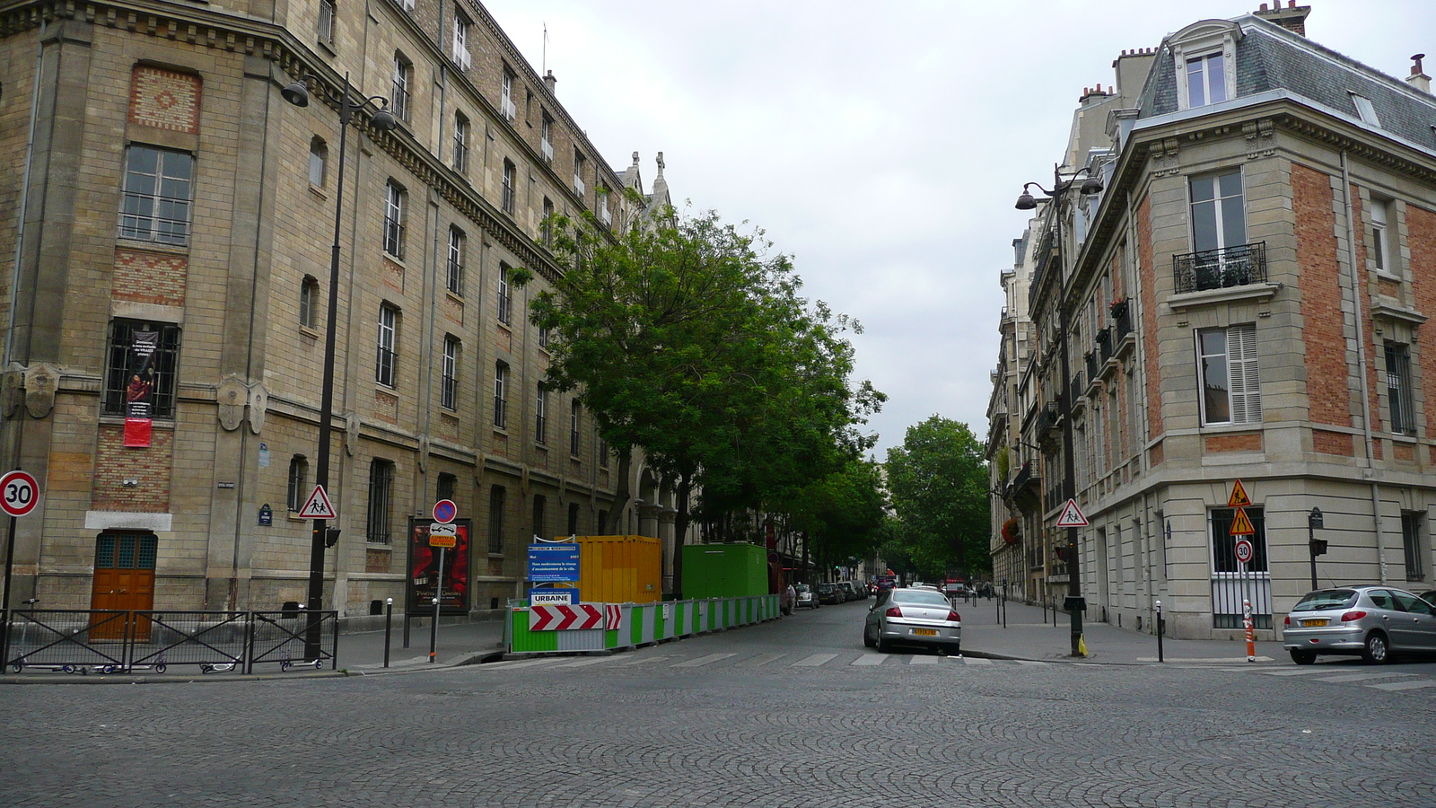 รูปถ่าย ฝรั่งเศส(France) ปารีส(Paris) คุ้มที่ 17 (17th Arrondissement) ถนนเลวี(Rue Levis) 2007-05 10