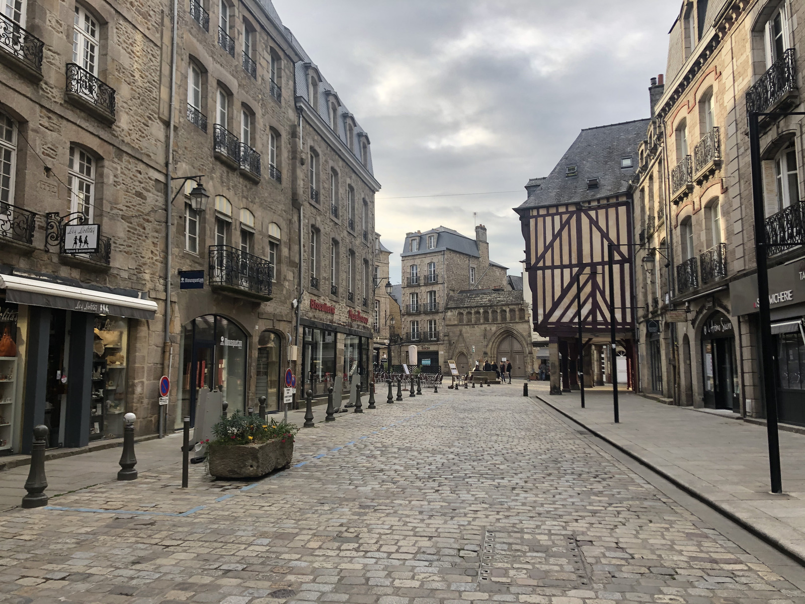 รูปถ่าย ฝรั่งเศส(France) ดีน็อง(Dinan) 2020-06 75