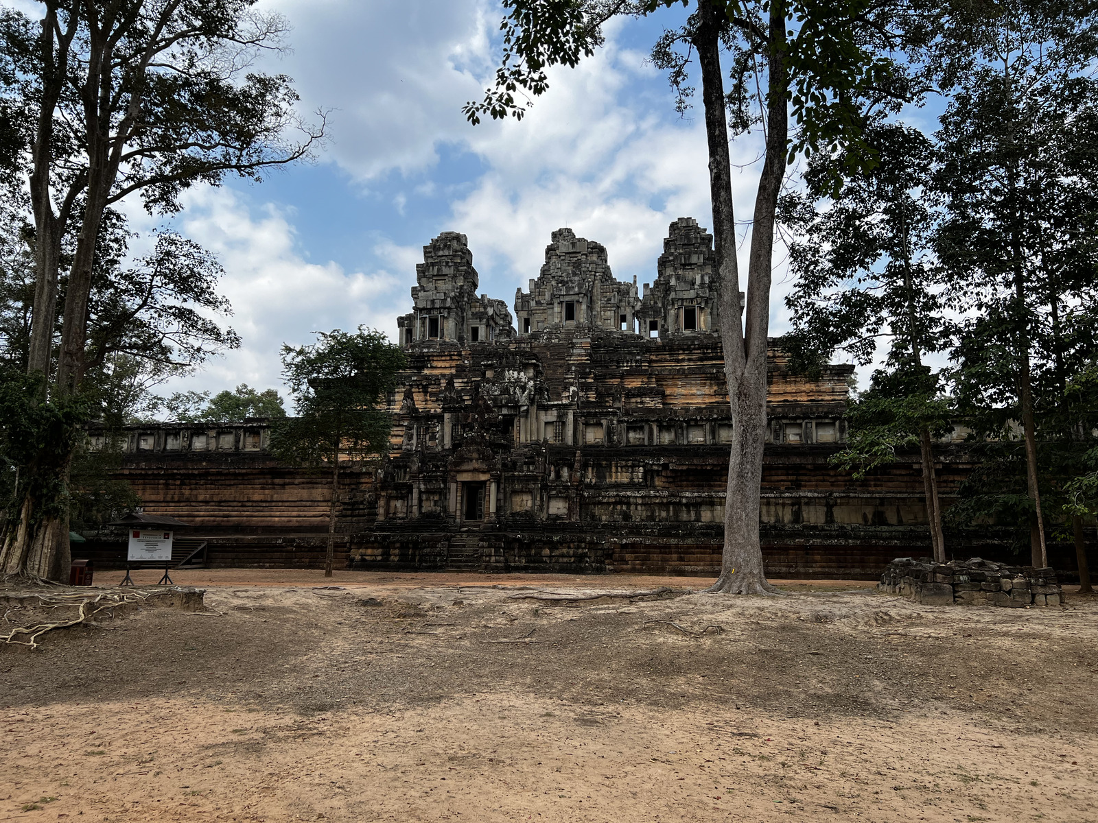 รูปถ่าย กัมพูชา(Cambodia) เสียมราฐ(Siem Reap) ปราสาทตาแก้ว(Ta Keo) 2023-01 20