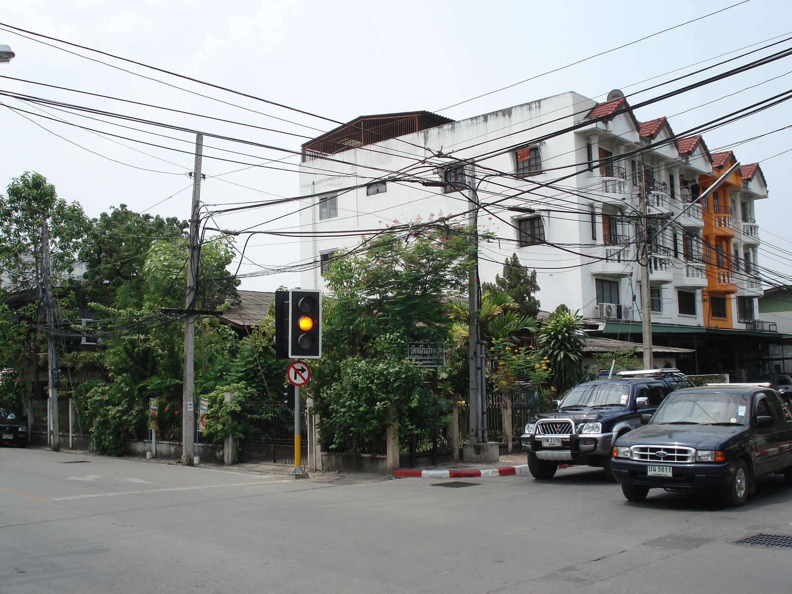 รูปถ่าย ไทย(Thailand) เชียงใหม่(Chiang Mai) ข้างในคุเมืองเชียงใหม่(Inside Canal) ถนนสามล้าน(Sam Lan Road) 2006-04 5