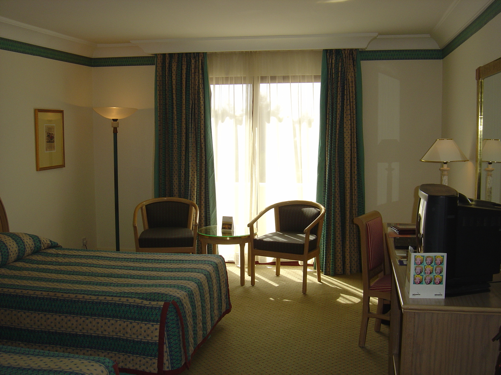 รูปถ่าย จอร์แดน(Jordan) เปตร้า(Petra) โรงแรมเมอเวนพิค(Movenpick Hotel) 2004-10 33