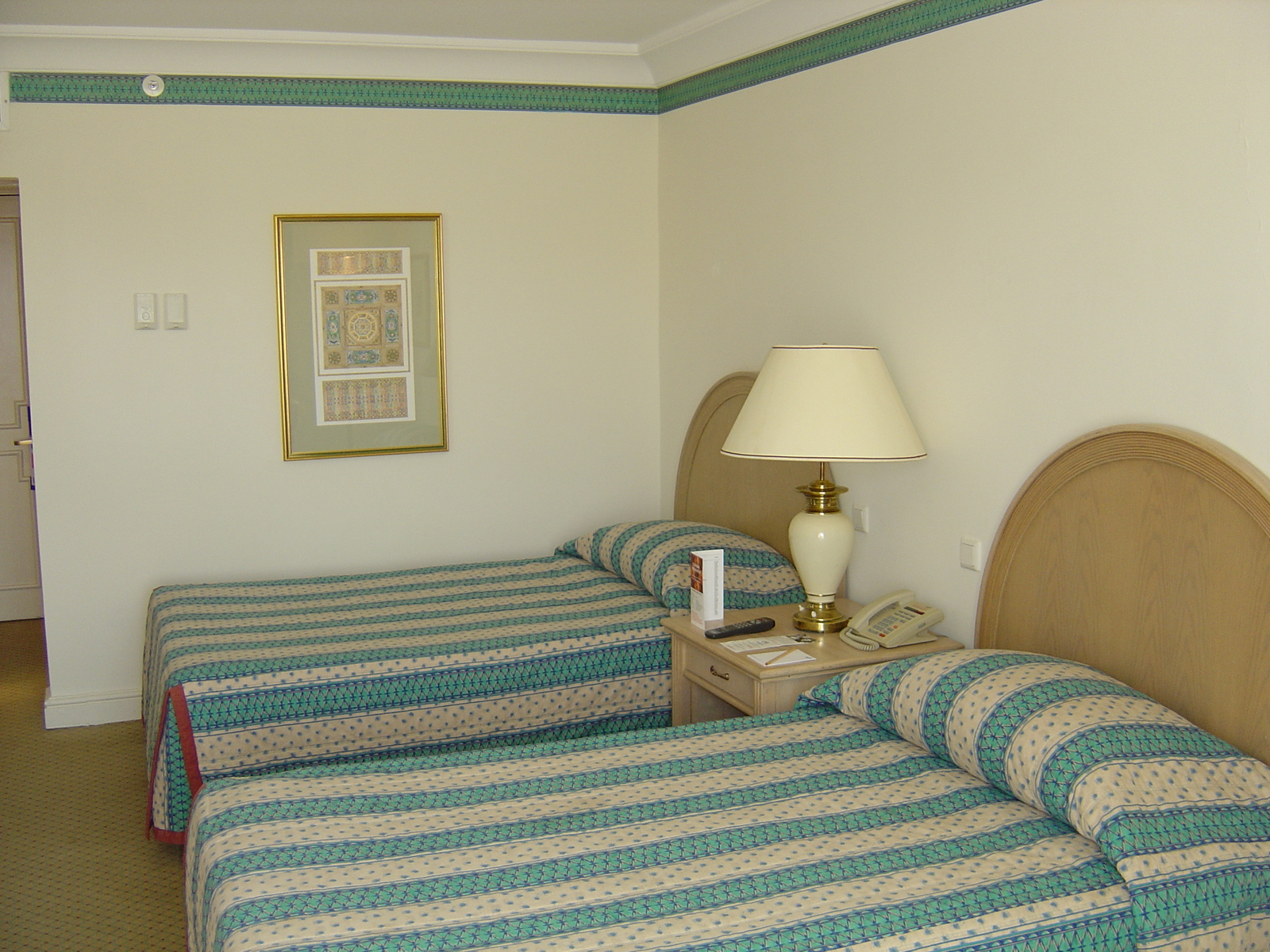 รูปถ่าย จอร์แดน(Jordan) เปตร้า(Petra) โรงแรมเมอเวนพิค(Movenpick Hotel) 2004-10 36
