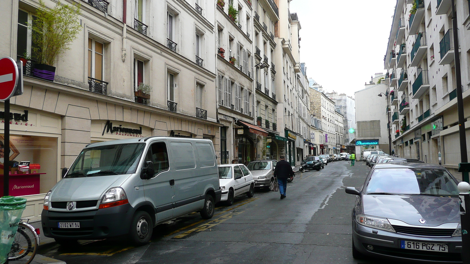 รูปถ่าย ฝรั่งเศส(France) ปารีส(Paris) คุ้มที่ 17 (17th Arrondissement) ถนนเลวี(Rue Levis) 2007-05 0