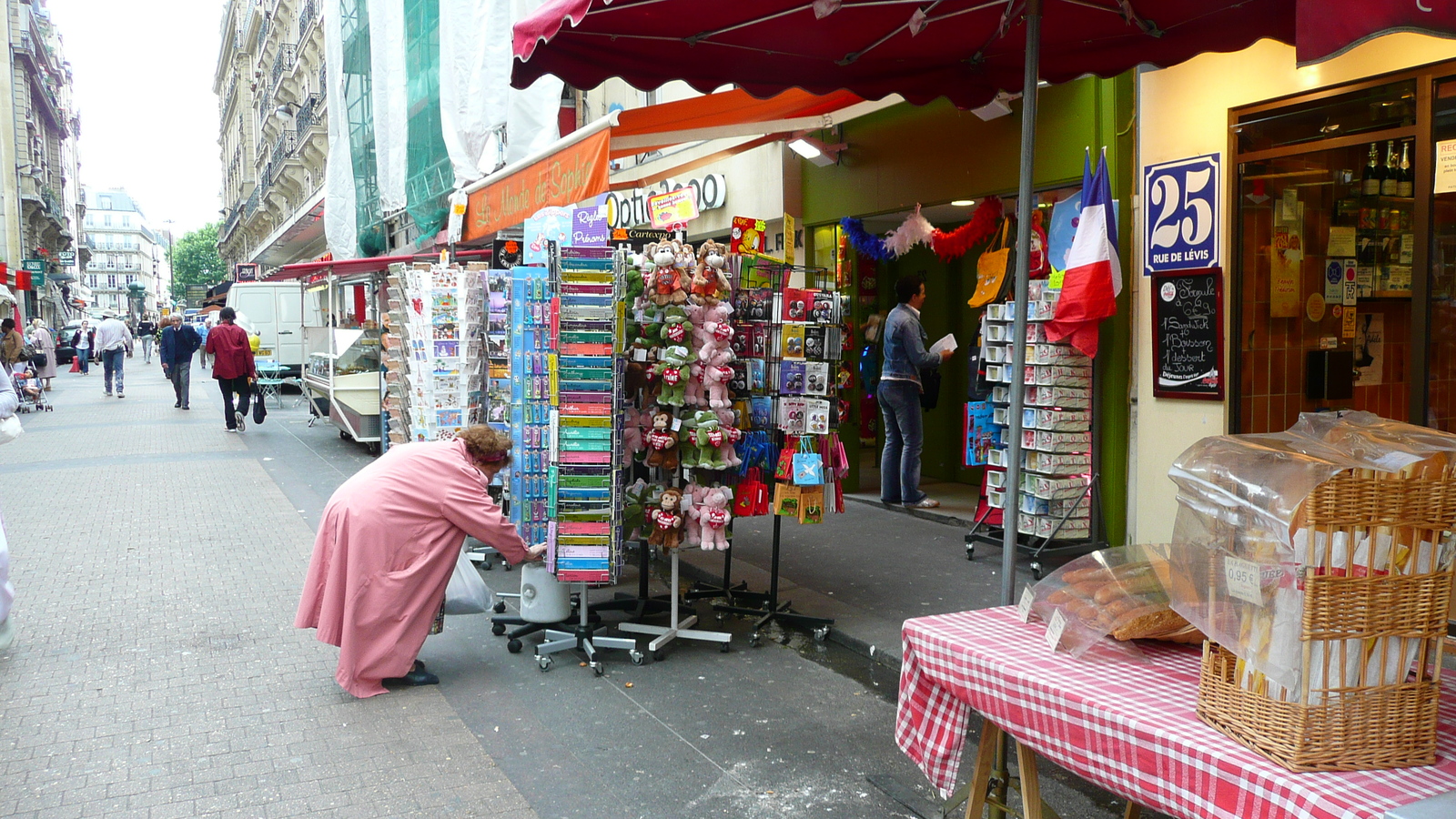 รูปถ่าย ฝรั่งเศส(France) ปารีส(Paris) คุ้มที่ 17 (17th Arrondissement) ถนนเลวี(Rue Levis) 2007-05 39