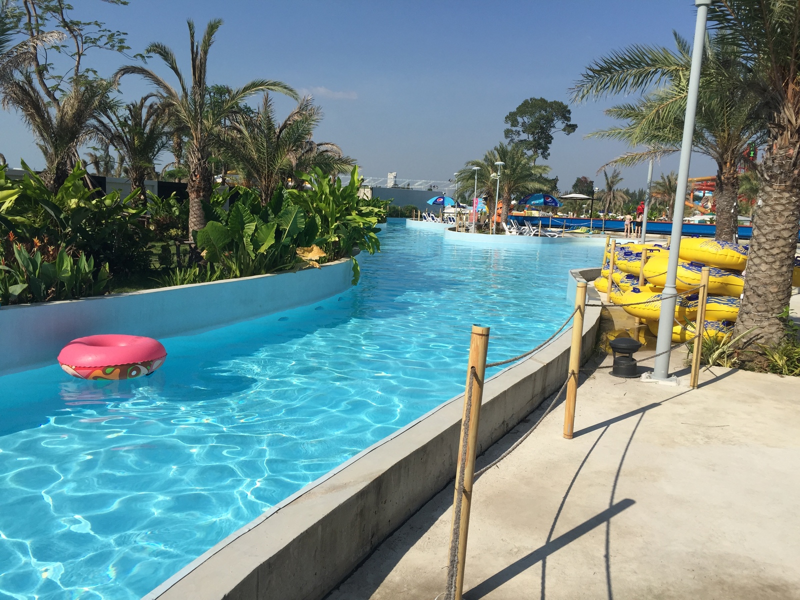 รูปถ่าย ไทย(Thailand) พัทยา(Pattaya) สวนน้ำการ์ตูนเน็ตเวิร์กอเมซอน(Cartoon Network Amazone Water Park) 2014-12 14