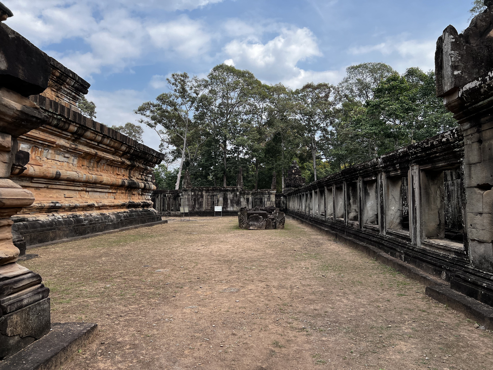 รูปถ่าย กัมพูชา(Cambodia) เสียมราฐ(Siem Reap) ปราสาทตาแก้ว(Ta Keo) 2023-01 12