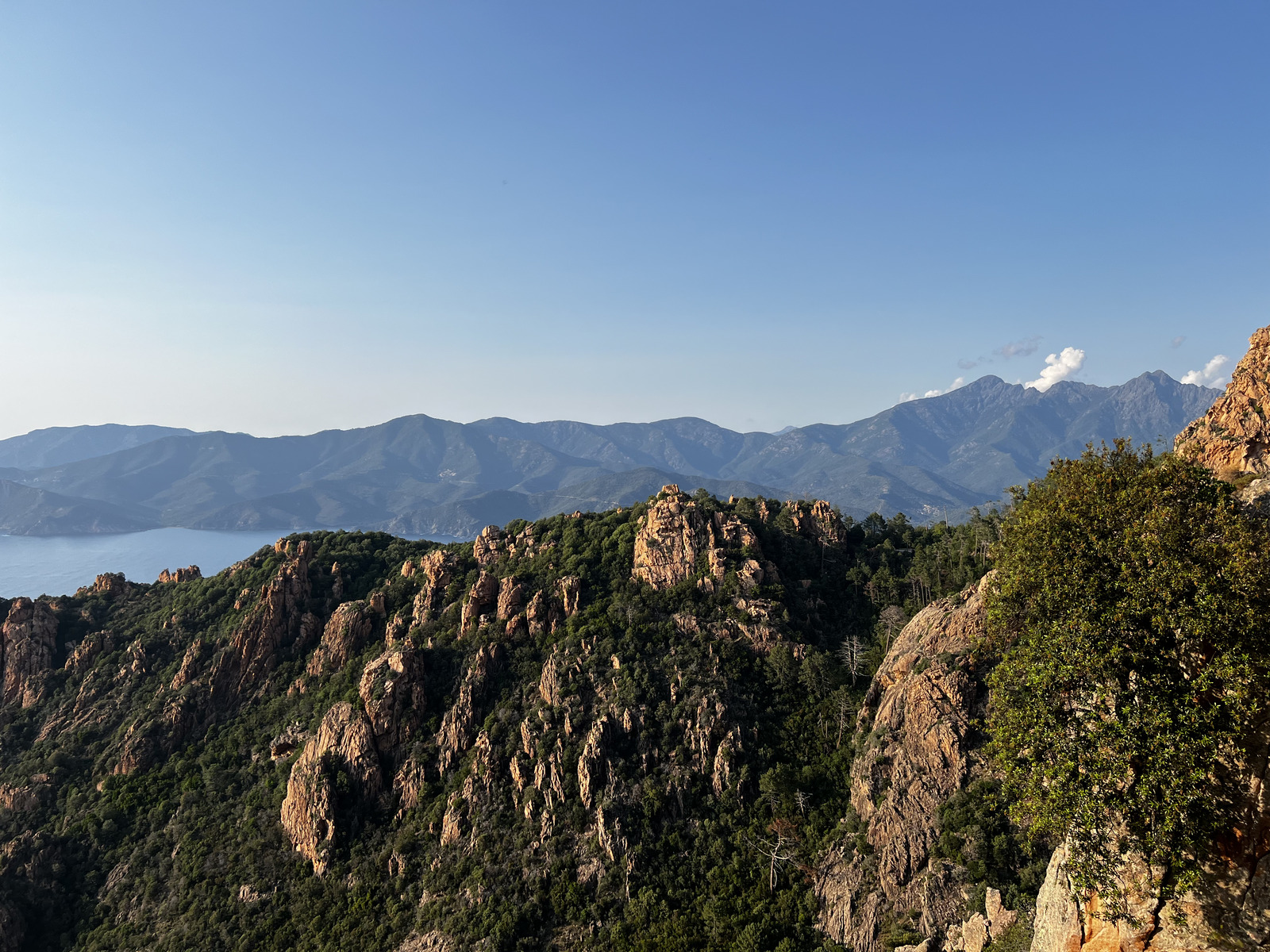 รูปถ่าย ฝรั่งเศส(France) คอร์สิคา(Corsica) หน้าผากาลังก์เดอเปียนา(Calanques de Piana) 2023-06 29