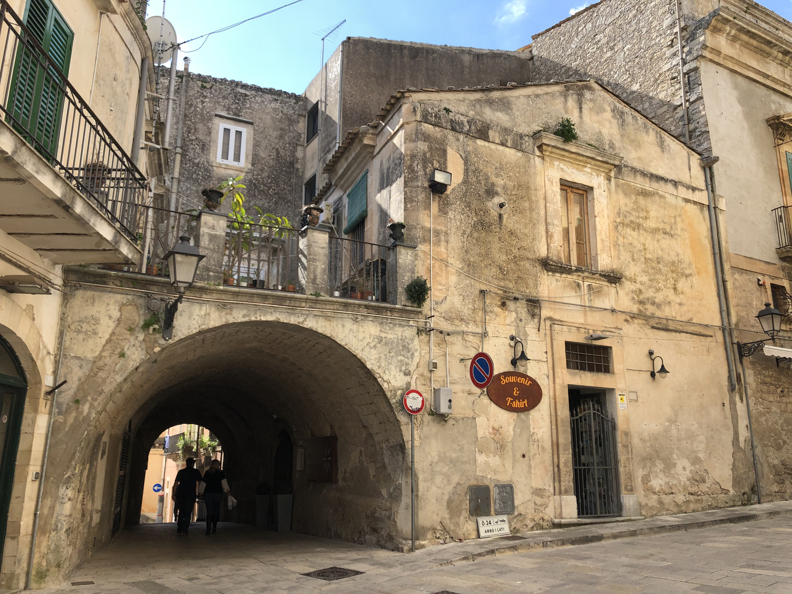รูปถ่าย อิตาลี(Italy) ซิซิลี(Sicily) โมดีกา(Modica) 2020-02 29