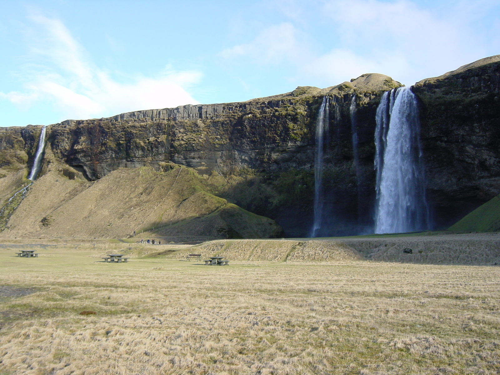 รูปถ่าย ไอซ์แลนด์(Iceland) น้ำตกเซลยาลันด์สฟอสส์(Seljarlandsfoss) 2003-03 4