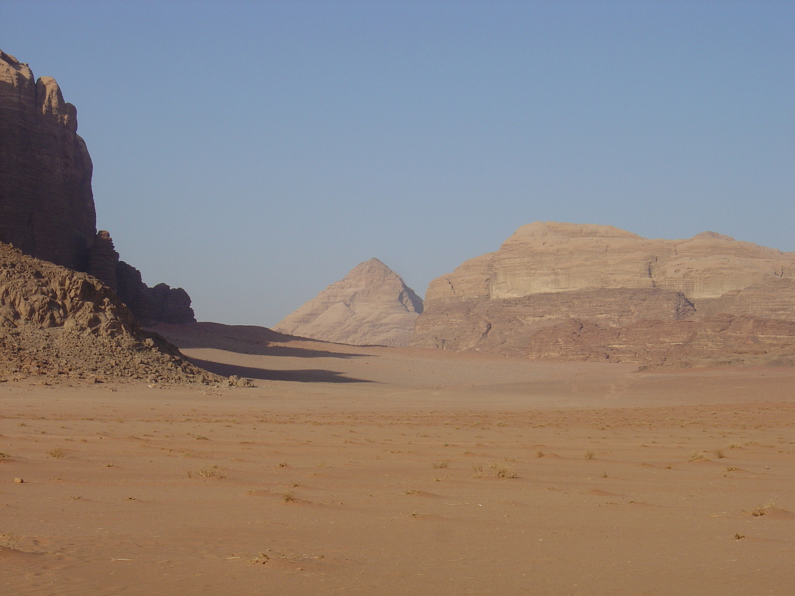 รูปถ่าย จอร์แดน(Jordan) ทะเลทรายวาดีรัม(Wadi Rum Desert) 2004-10 24