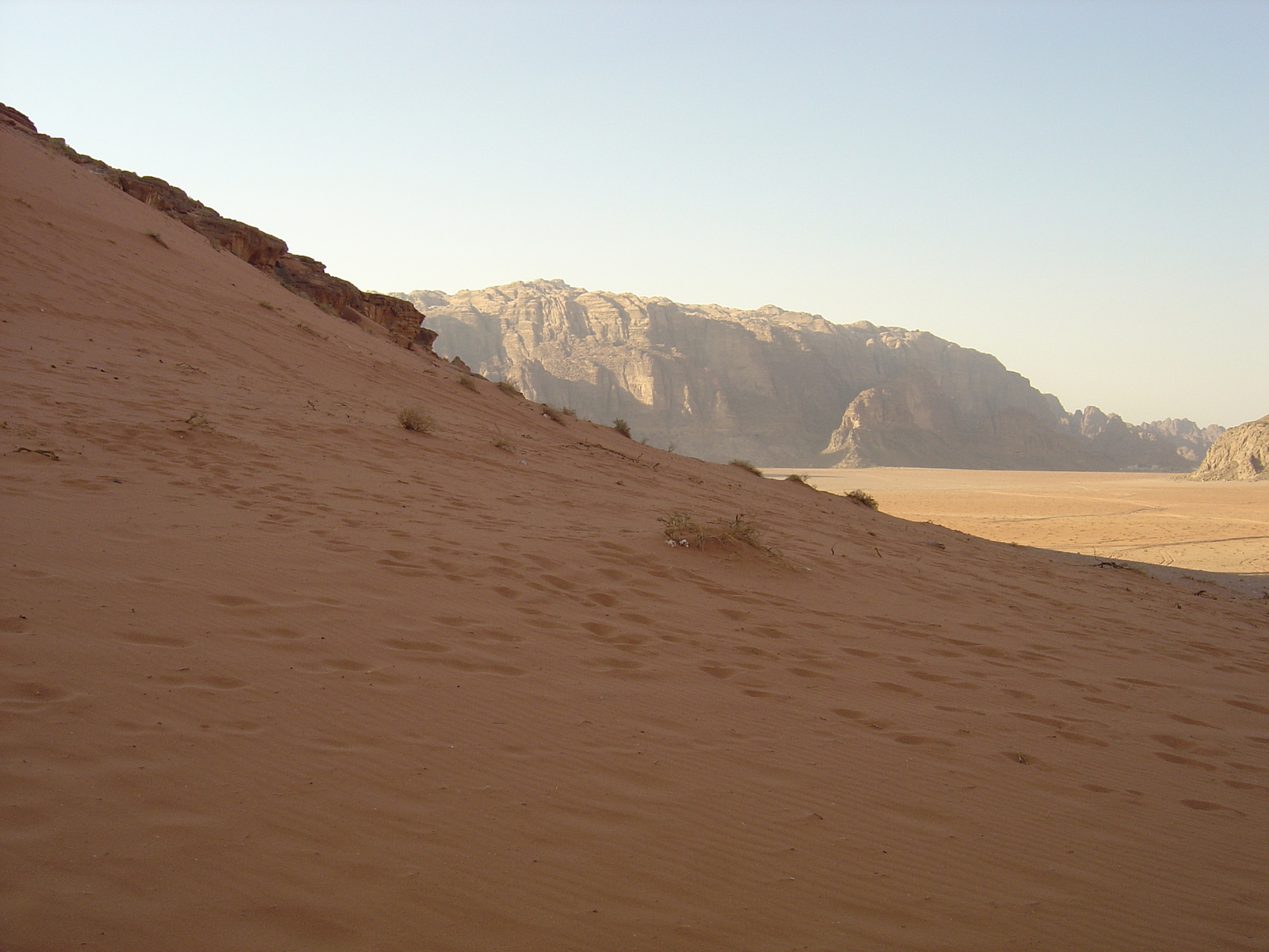 รูปถ่าย จอร์แดน(Jordan) ทะเลทรายวาดีรัม(Wadi Rum Desert) 2004-10 17