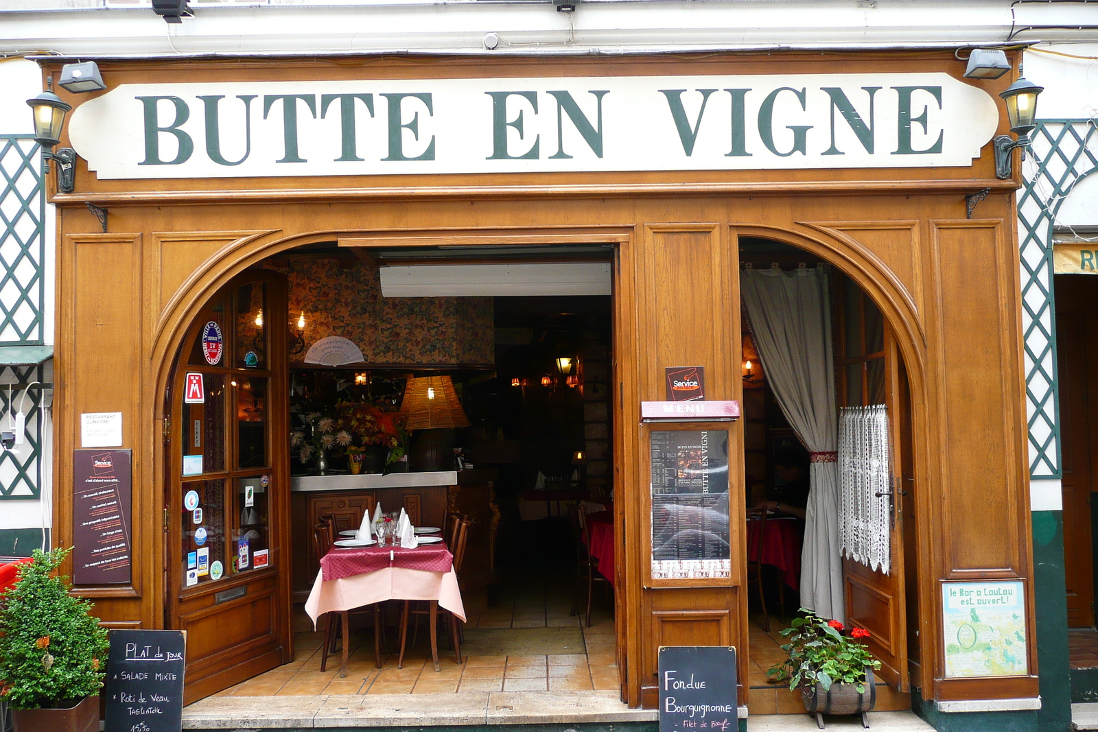 รูปถ่าย ฝรั่งเศส(France) ปารีส(Paris) มังท์มาร์เทรอ(Montmartre) 2007-06 24