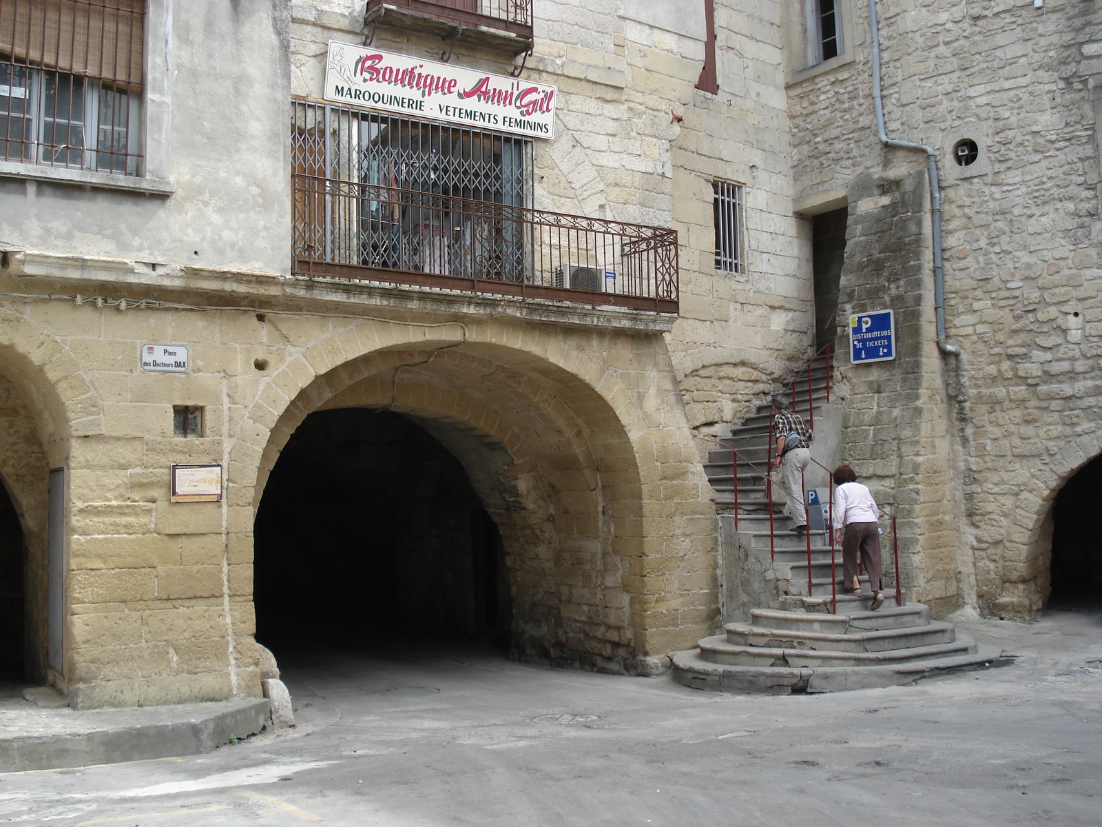 รูปถ่าย ฝรั่งเศส(France) โซเมียร์(Sommieres) 2006-06 55