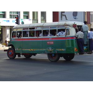 รูปถ่าย พม่า(Myanmar) ย่างกุ้ง(Yangon) 2005-01 175