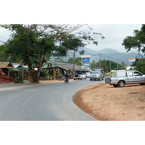 รูปถ่าย ไทย(Thailand) เกาะช้าง(Ko Chang) ถนนบนเกาะ(Island road) 2011-02 35