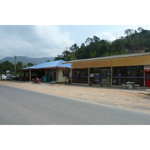 รูปถ่าย ไทย(Thailand) เกาะช้าง(Ko Chang) ถนนบนเกาะ(Island road) 2011-02 38