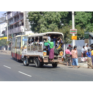 รูปถ่าย พม่า(Myanmar) ย่างกุ้ง(Yangon) 2005-01 133