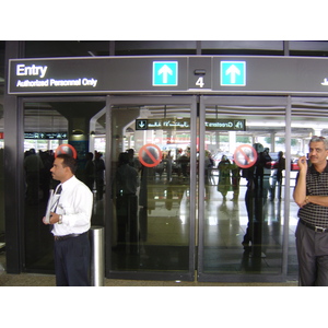 รูปถ่าย สหรัฐอาหรับเอมิเรตส์(United Arab Emirates) ดูไบ(Dubai) สนามบินดูไบ(Dubai International Airport) 2005-11 4