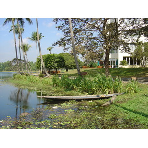 รูปถ่าย พม่า(Myanmar) ย่างกุ้ง(Yangon) โรงแรมดุสิต อินยาเลค(Dusit Inya Lake Hotel) 2005-01 17