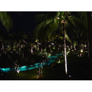 รูปถ่าย ไทย(Thailand) เขาหลัก(Khao Lak) โรงแรมเลอเมอริเดียน เขาหลัก(Meridien Khao Lak Hotel) สีสันกลางคืน(By Night) 2005-12 6