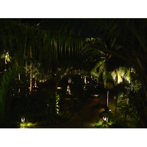 รูปถ่าย ไทย(Thailand) เขาหลัก(Khao Lak) โรงแรมเลอเมอริเดียน เขาหลัก(Meridien Khao Lak Hotel) สีสันกลางคืน(By Night) 2005-12 51