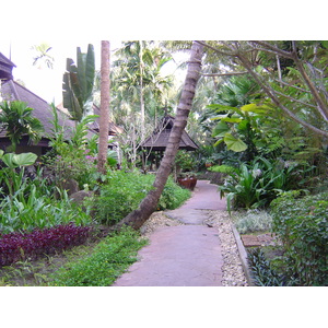รูปถ่าย พม่า(Myanmar) ย่างกุ้ง(Yangon) โรงแรมกันดอจีพาเลซ(Kandawgyi Palace Hotel) 2005-01 13