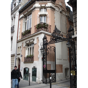 รูปถ่าย ฝรั่งเศส(France) ปารีส(Paris) คุ้มที่ 17 (17th Arrondissement) ปลาส  มาเลแอร์บ(Place Malesherbes) 2006-03 25