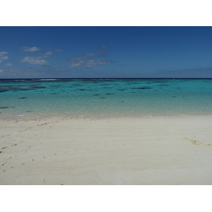 รูปถ่าย นิวแคลิโดเนีย(New Caledonia) เกาะลีฟู(Lifou) หมู่บ้านมู(Mu) 2010-05 34