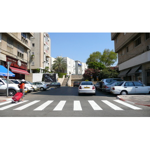 รูปถ่าย อิสราเอล(Israel) เทลอาวีฟ(Tel Aviv) จัตุรัสกิการ์ฮาเมดีนา(Kikar Hamedina) 2007-06 28