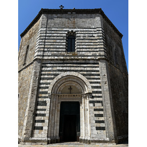 รูปถ่าย อิตาลี(Italy) วอลแตร์รา(Volterra) 2022-05 14